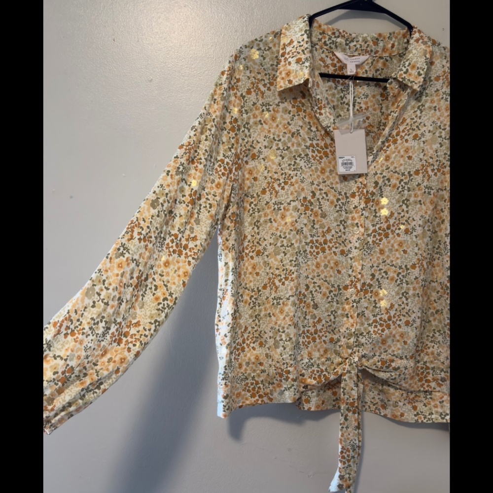 LC Lauren Conrad - “The Front Shirt” - New - US Large